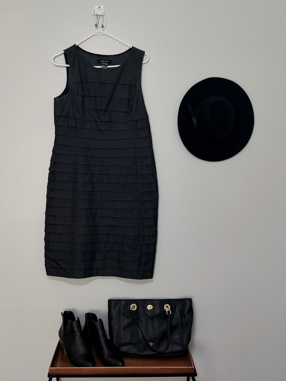 Ellen Tracy Black Sleeveless Pleated Sheath Dress